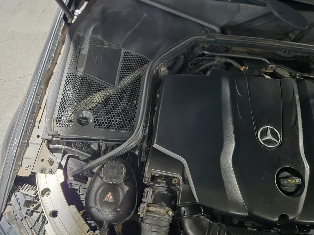 Benz C-Class W205 C220 d 4MATIC