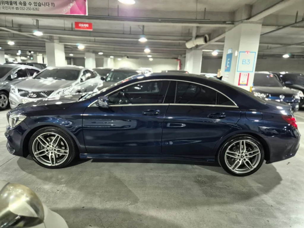 Benz CLA-Class (C117) CLA220 AMG Line