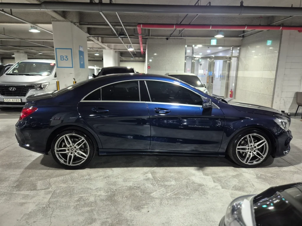 Benz CLA-Class (C117) CLA220 AMG Line