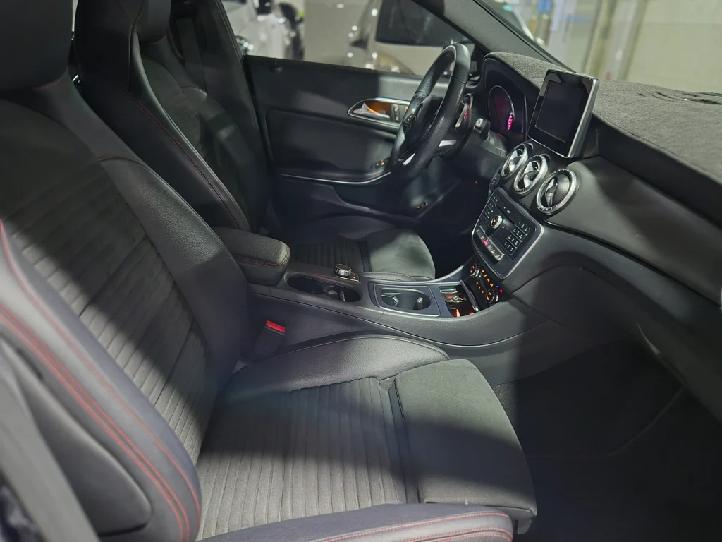 Benz CLA-Class (C117) CLA220 AMG Line