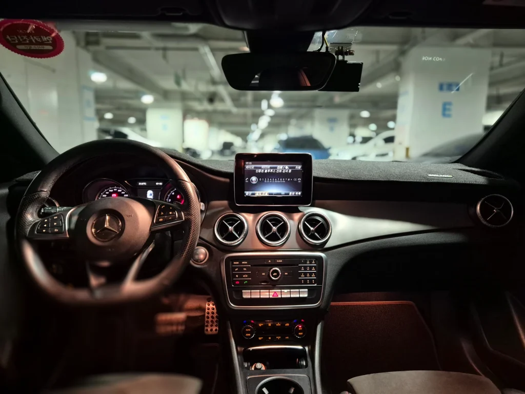 Benz CLA-Class (C117) CLA220 AMG Line