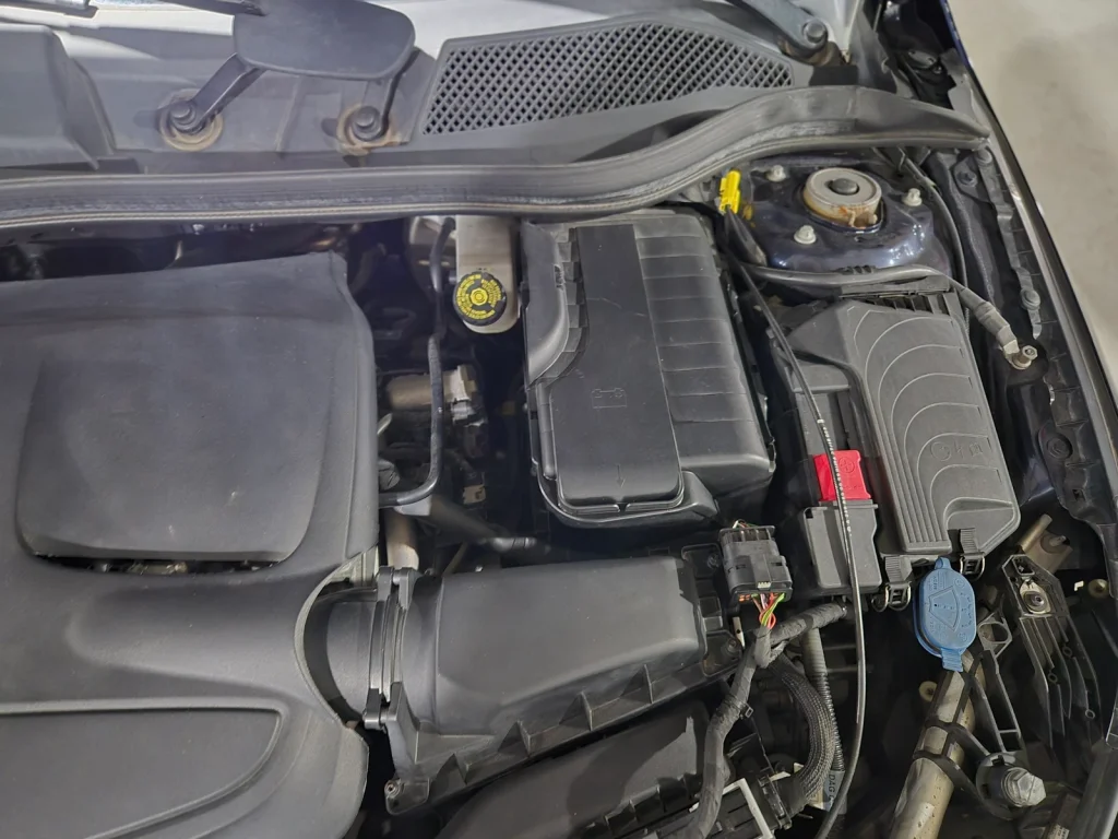 Benz CLA-Class (C117) CLA220 AMG Line