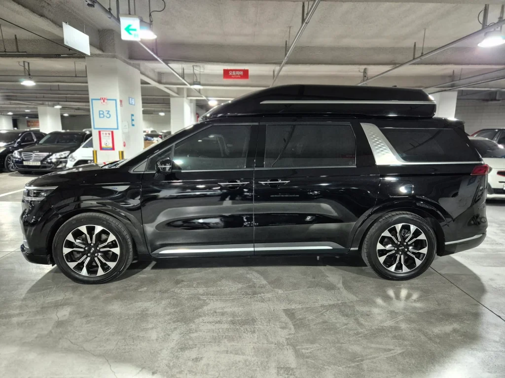 Kia Carnival (KA4) Gasoline 9-seater High Limousine